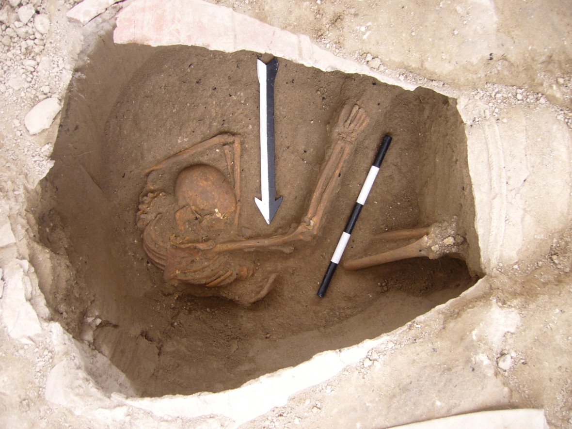 Canaanite burial Canaanite burial