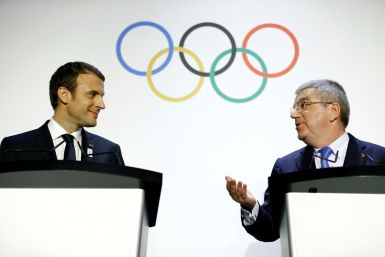 International Olympic Committee (IOC) President Thomas Bach (r) welcomes French President Emmanuel Macron (l) as head of the Paris 2024 candidate city delegation 