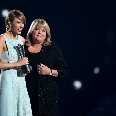 Taylor Swift and mother