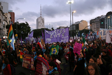 Argentina march women