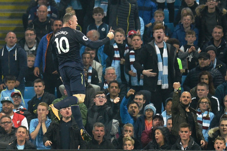 Wayne Rooney scores vs City