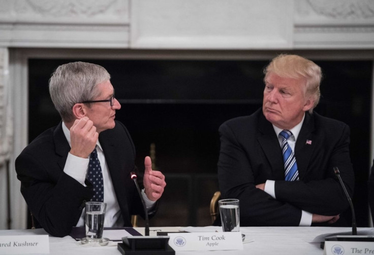 Tim Cook Trump