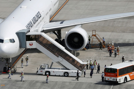 Japan Airlines emergency landing