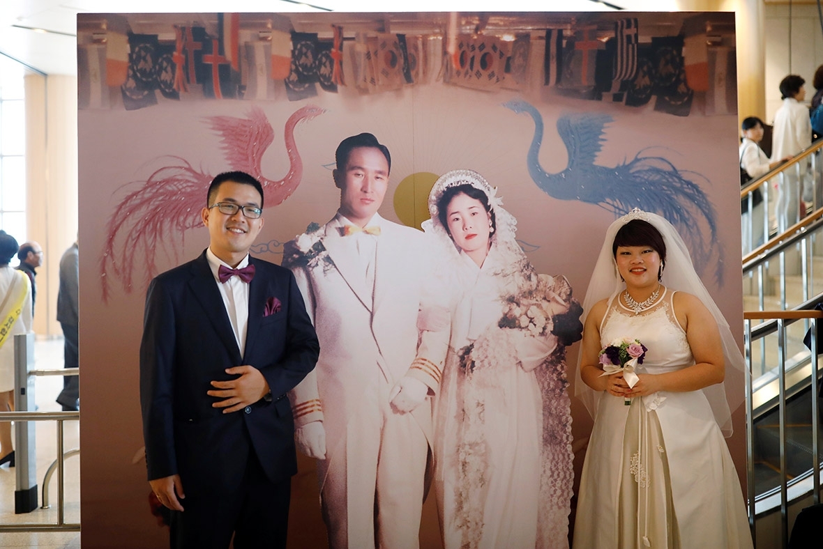 Mass wedding Moonie church Korea