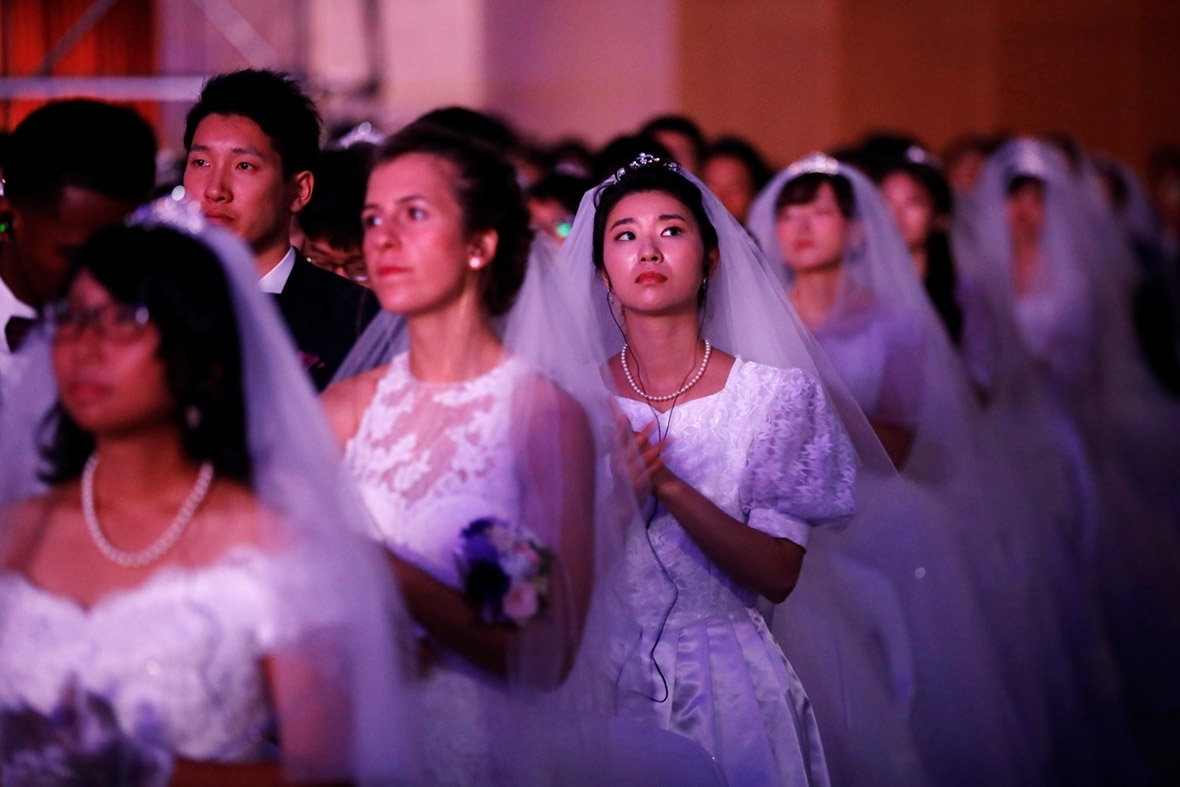 Mass wedding Moonie church Korea