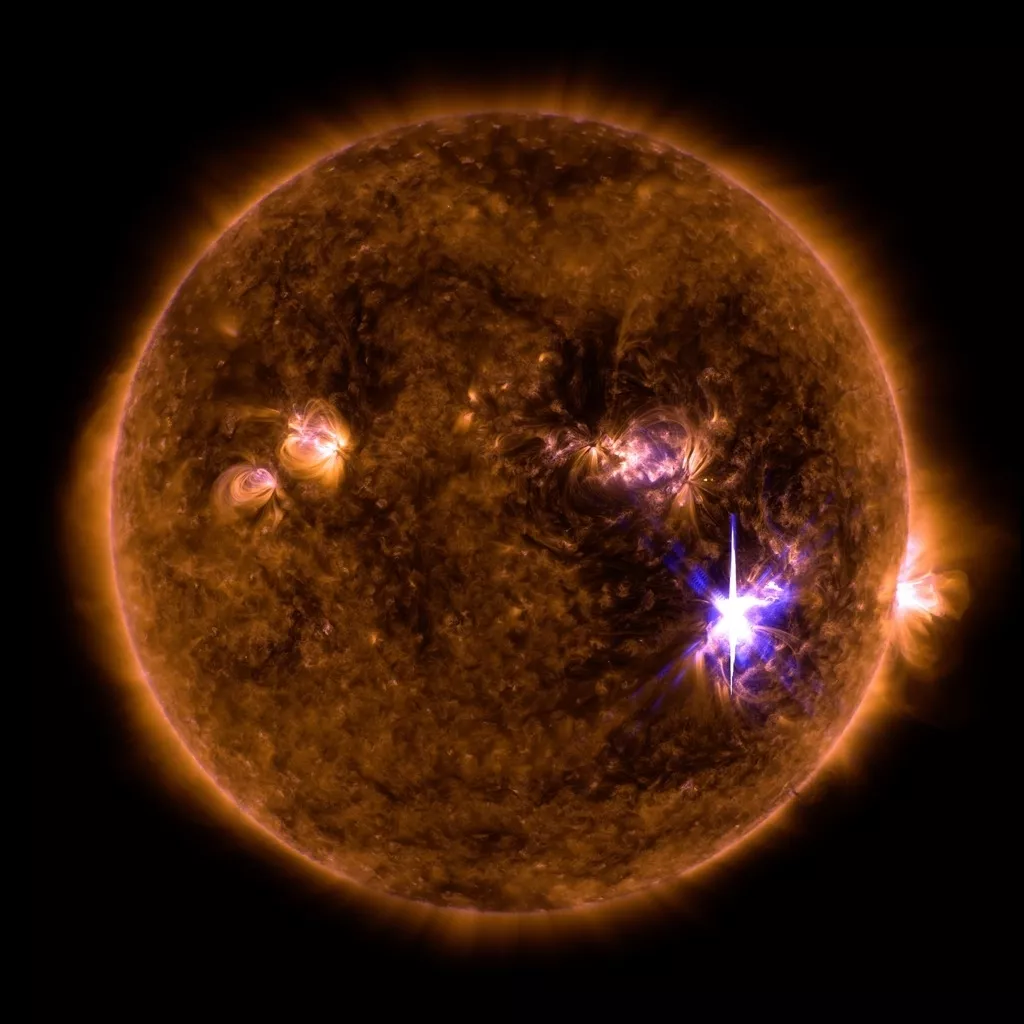 Giant sunspot about to erupt, may release X-class solar flares - Vimarsana News