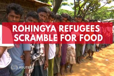 Rohingya Refugees In Bangladesh Scramble For Food