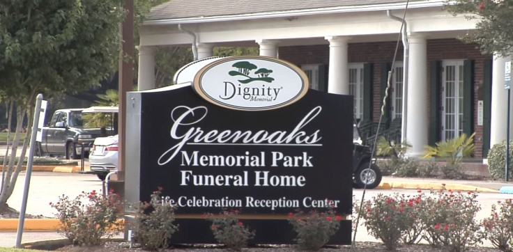 Funeral home leaks blood onto street Funeral home leaks blood onto street