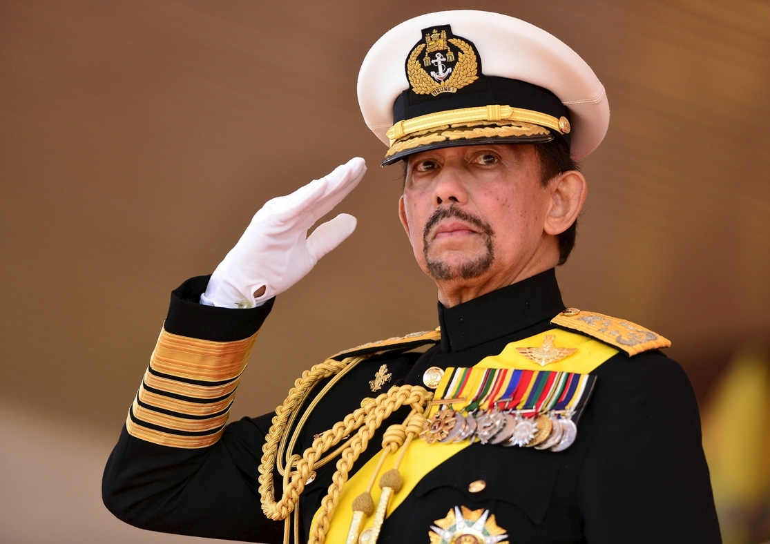 Sultan Of Brunei Golden Jubilee Gilded Chariot Procession Marks King Sultan Of Brunei Golden Jubilee Gilded Chariot Procession Marks King