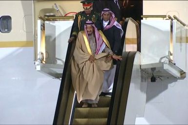 Saudi King’s Golden Escalator Gets Stuck