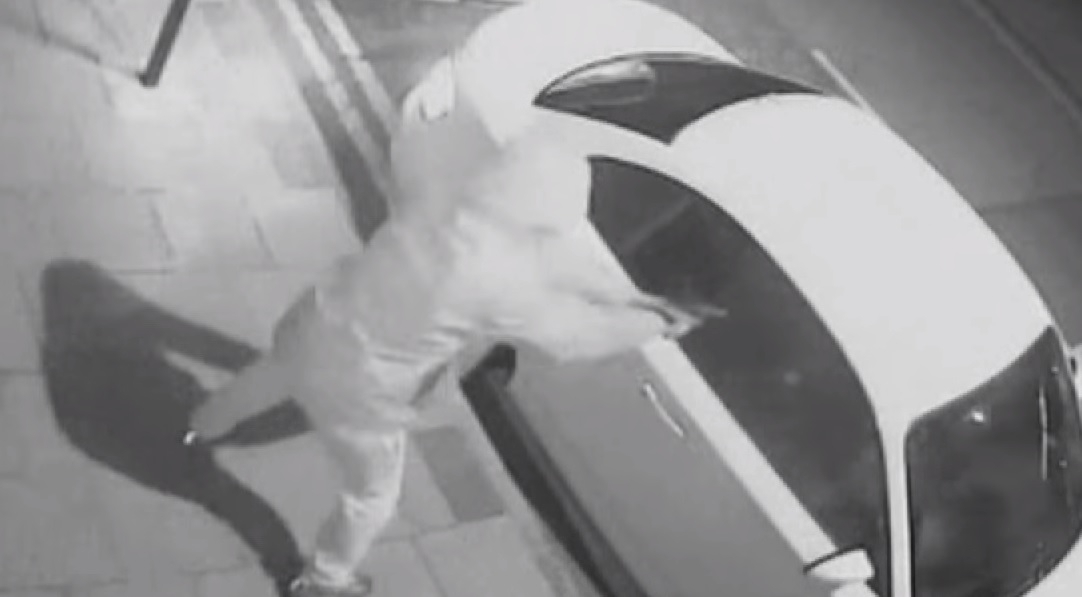 Cctv Captures Terrifying Moment Gunman Shoots Suspected Birmingham Drugs Gang Rival 2918