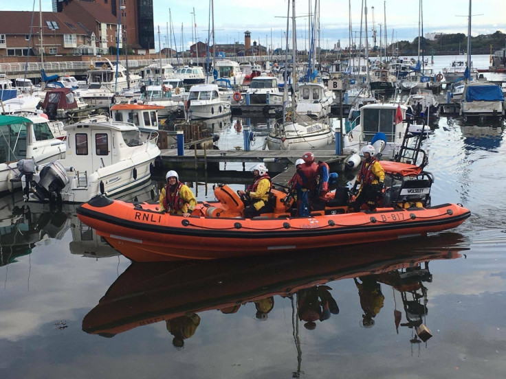 Rescuers confiscate Spiderman balloon