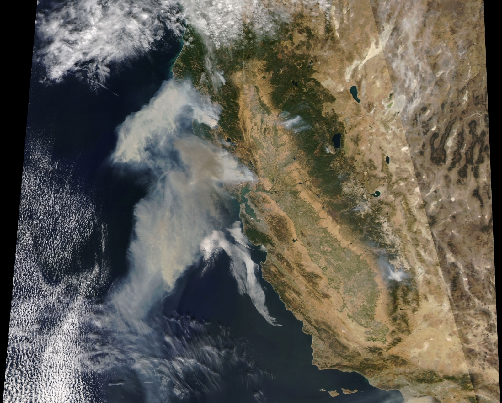 Smoke spreading from California fires