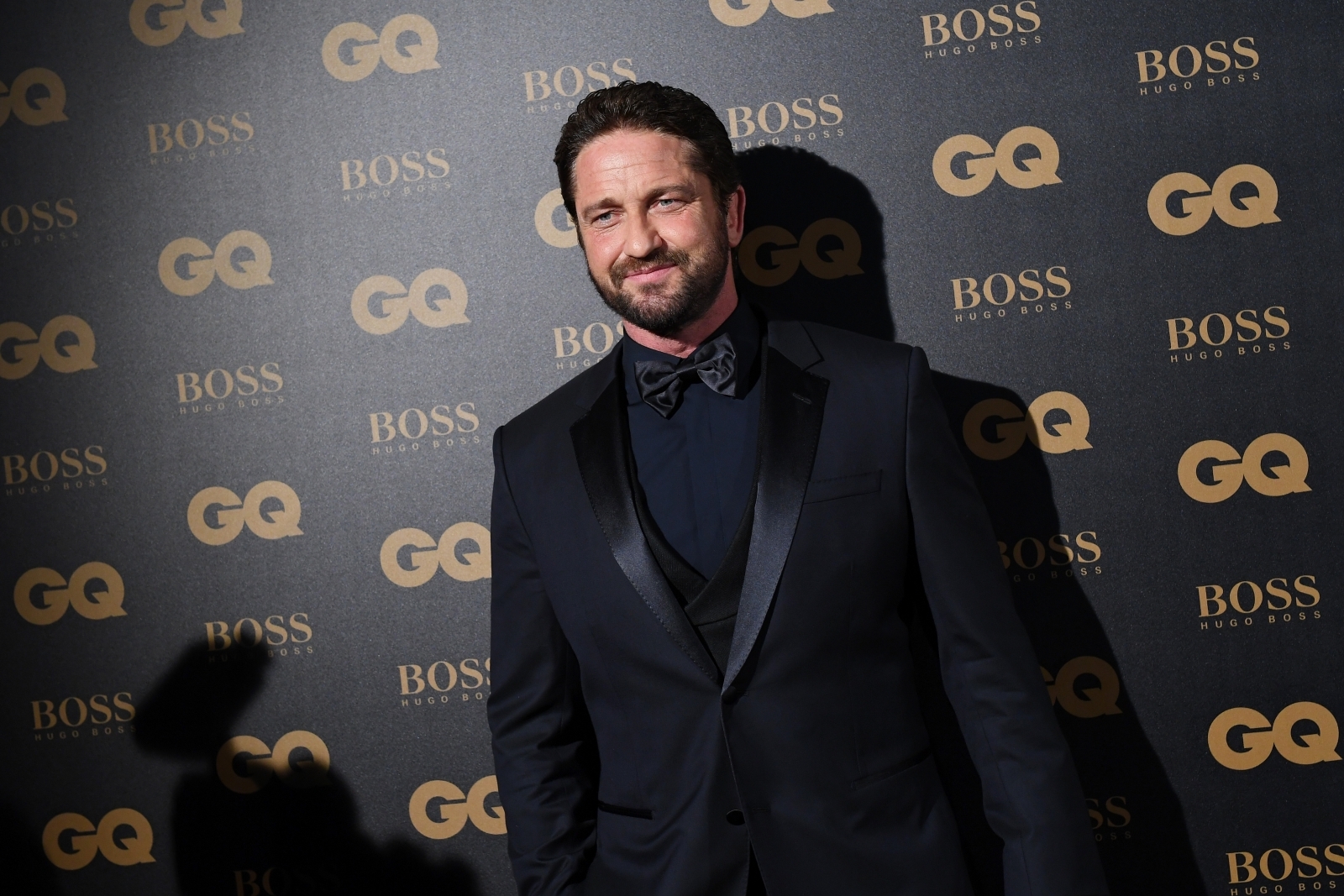 Fans React To Gerard Butler S Emotional Clip As He Shaves His Beard After A Year Still Handsome