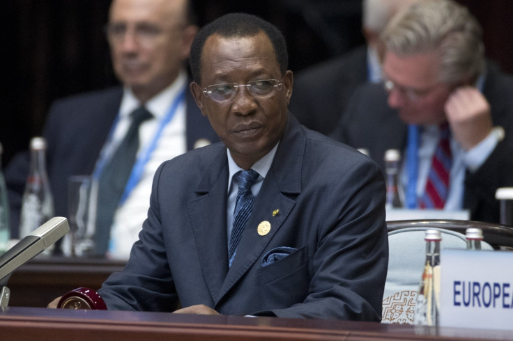 Chadian President Idriss Deby has met the US officials over its lack of secure passport paper and other security concerns