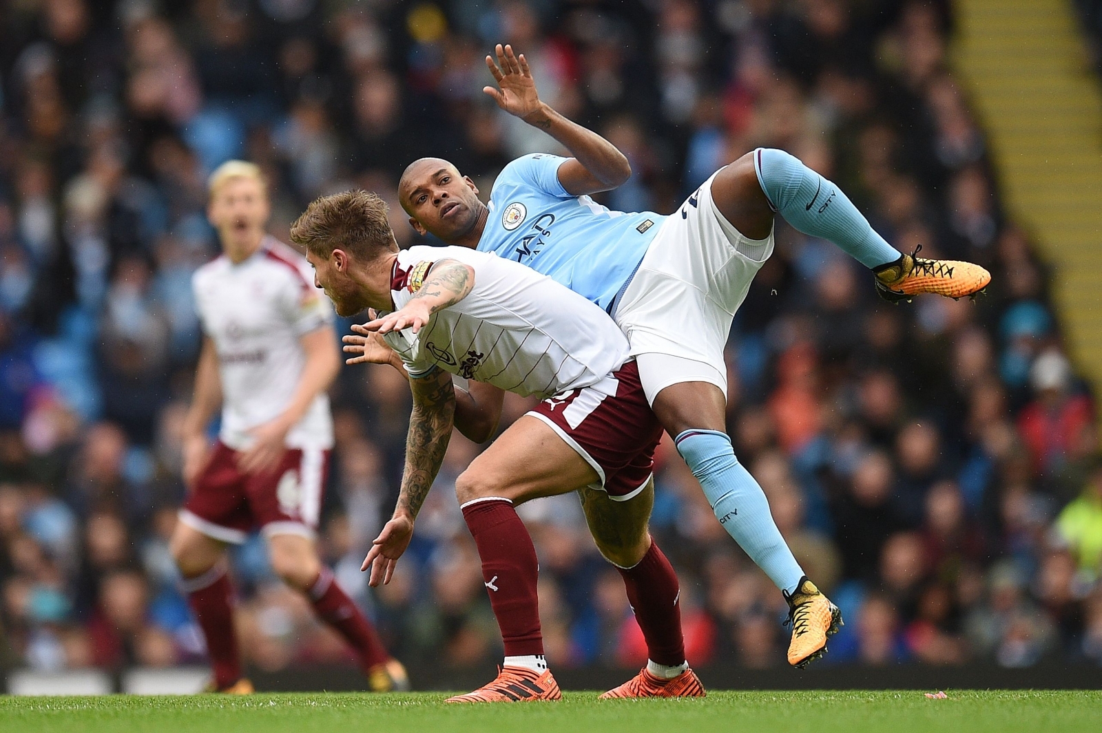 Huddersfield 2-0 Manchester United, Manchester City 1-0 Burnley