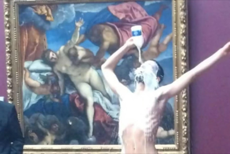 Artist does nude performance at Portrait Gallery