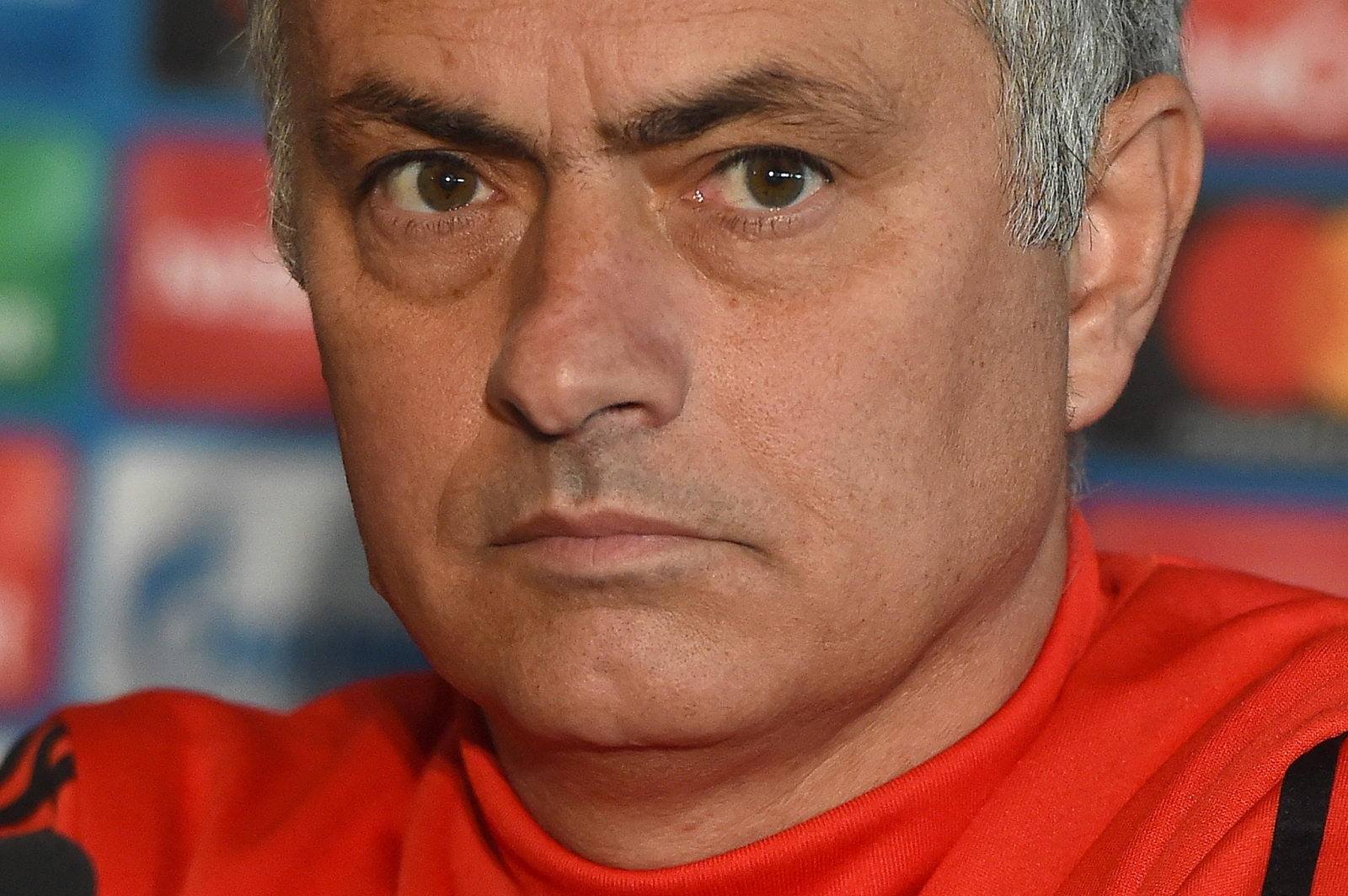 Mourinho plays down 8point gap to Manchester City after Manchester United defeat at Chelsea