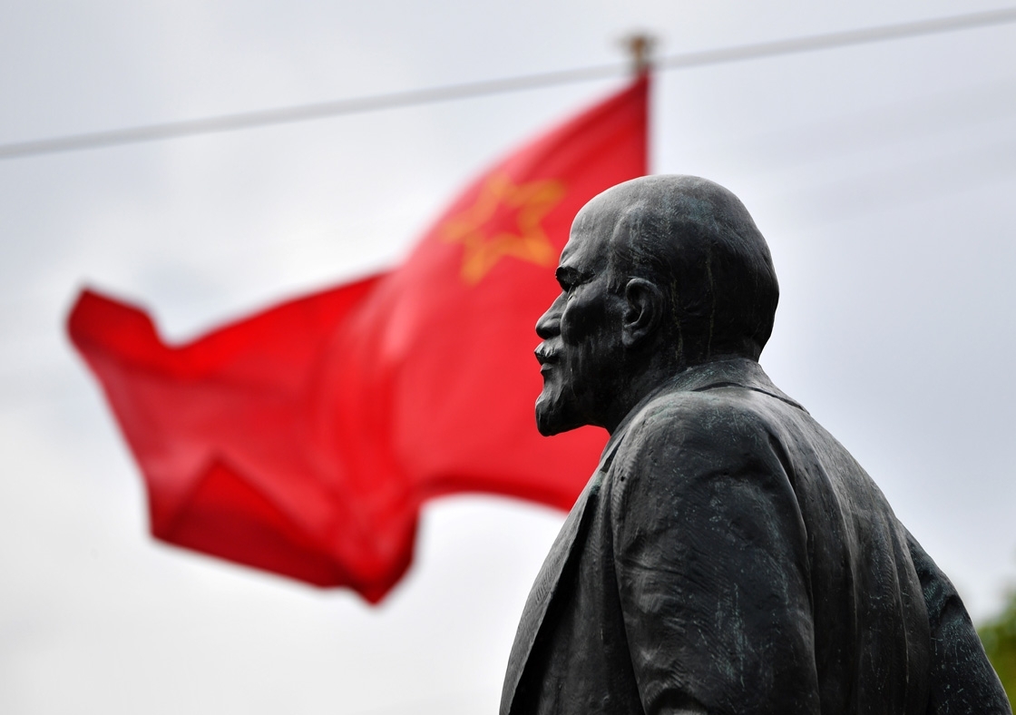 Russian Revolution Lenin monuments