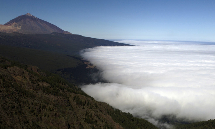 Clouds surround the Mount Teide volcano on Tenerife, Spain's Canary Islands June 9, 2011