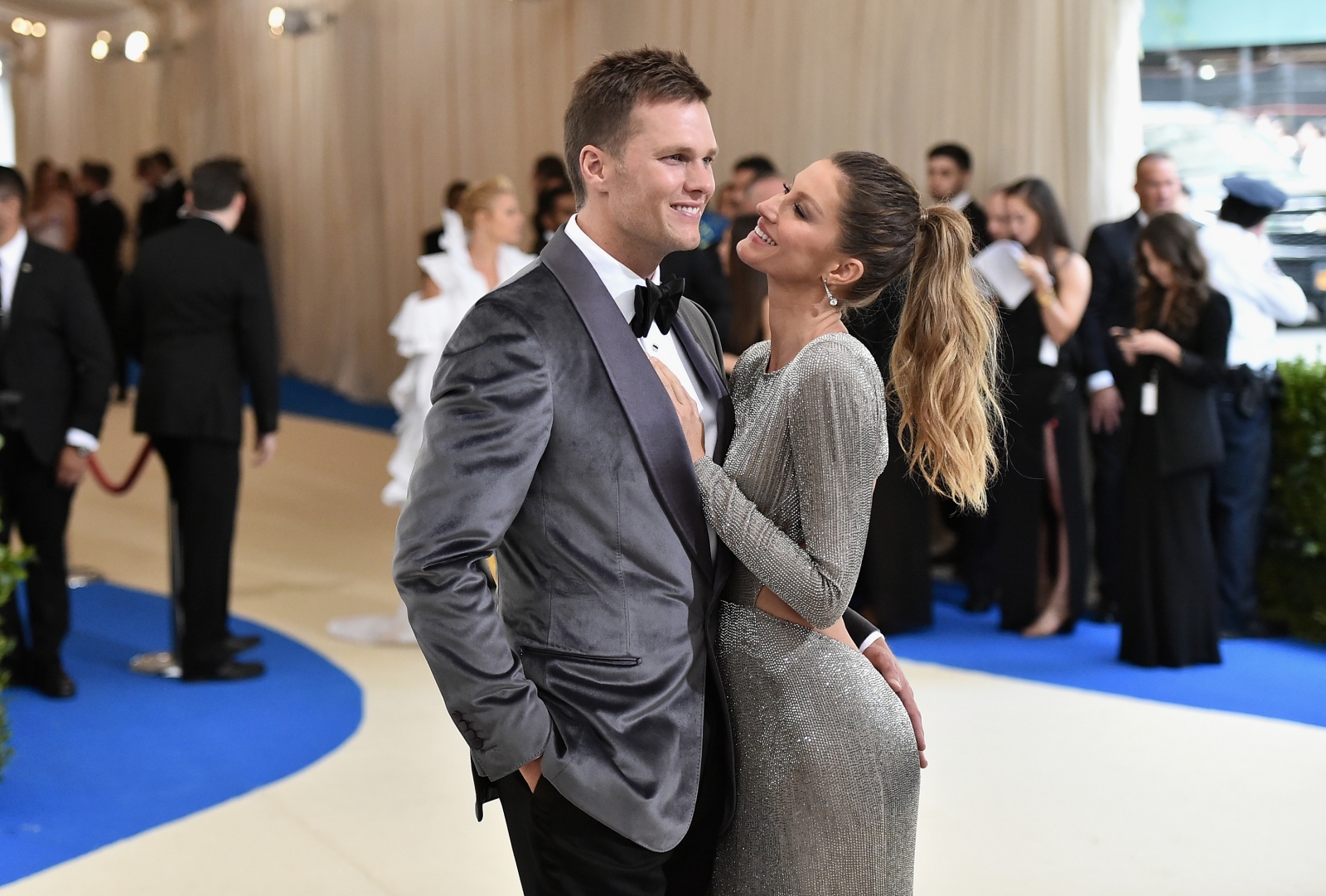 Gisele Bundchen sees 'the most innocent thing ever' in Tom Brady kissing their son1600 x 1081