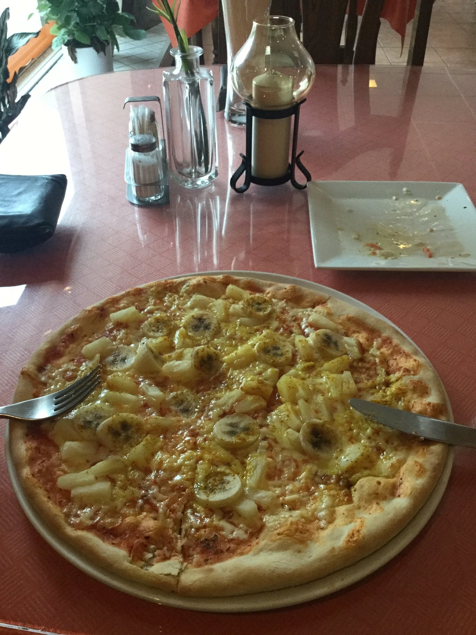The internet is freaking out about Sweden's bizarre pizza toppings ...