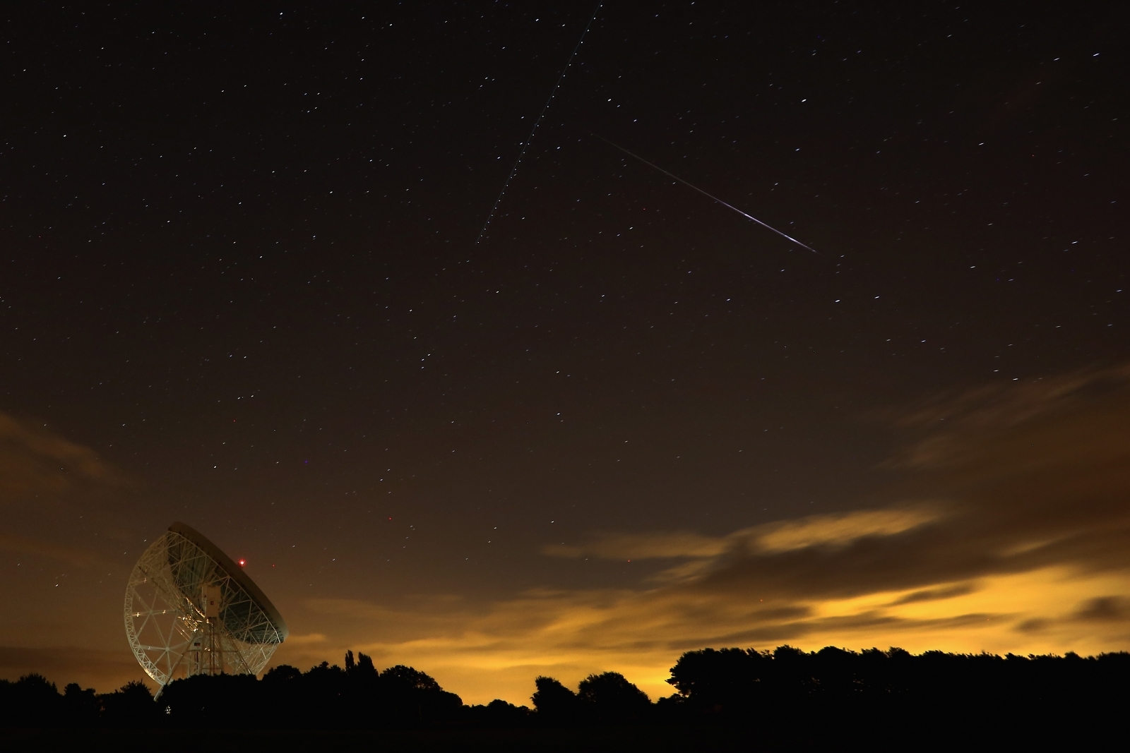 Watch four 'mysterious' fireballs streak across the sky in the US and