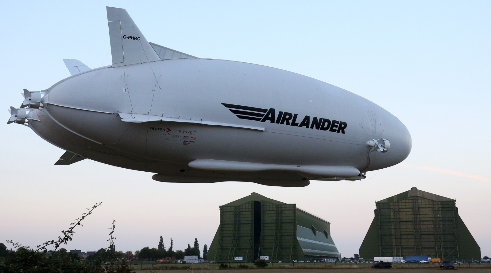 Airlander 10 Crash The Worlds Longest Aircraft Has Collapsed After