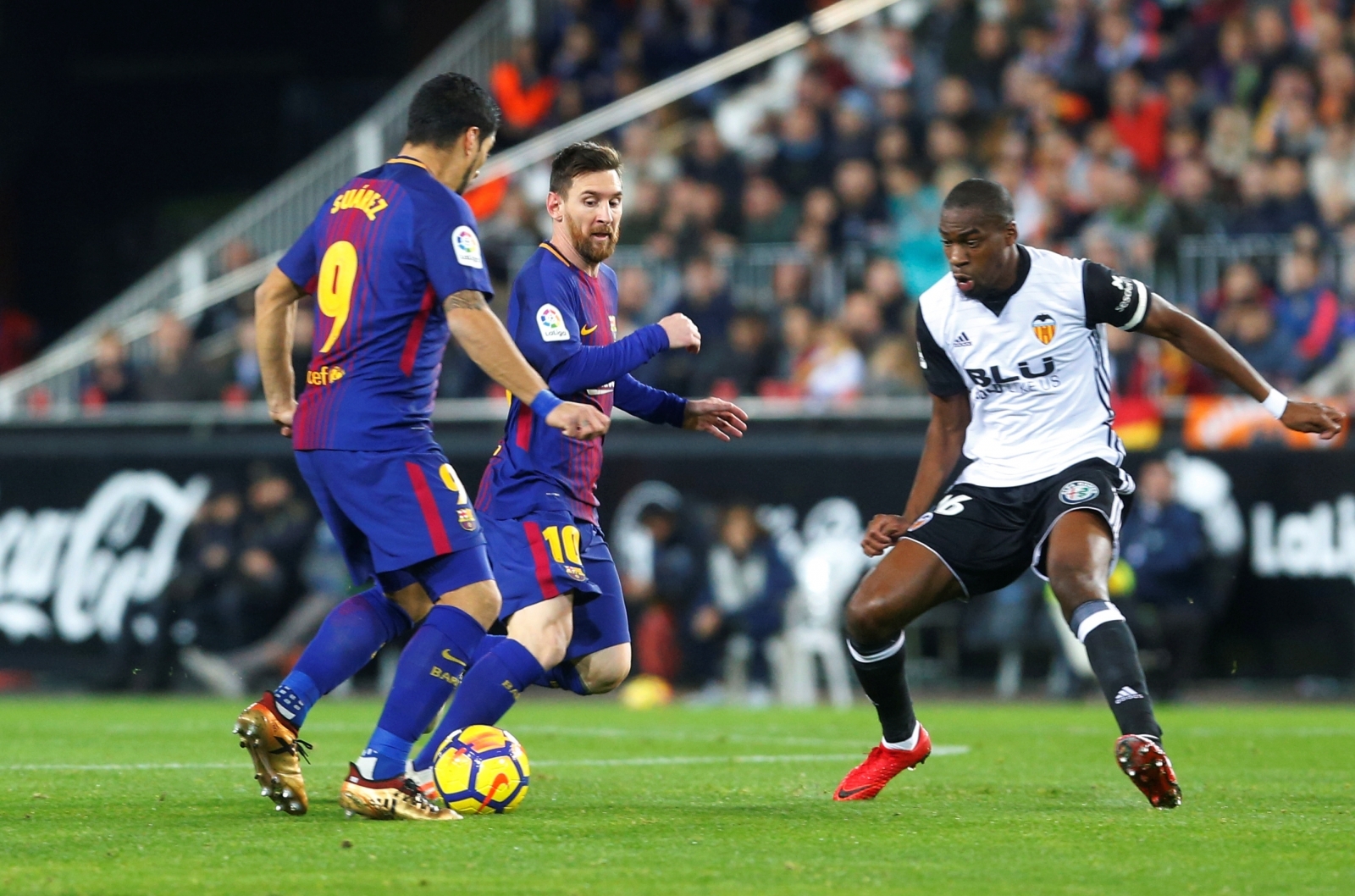 Valencia 0-0 Barcelona: La Liga - LIVE