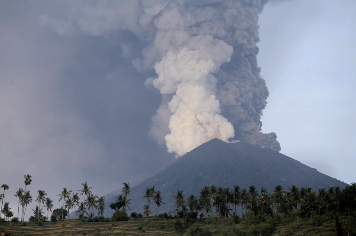 Photos Ash and smoke spew from Bali s Mount  Agung  lava 