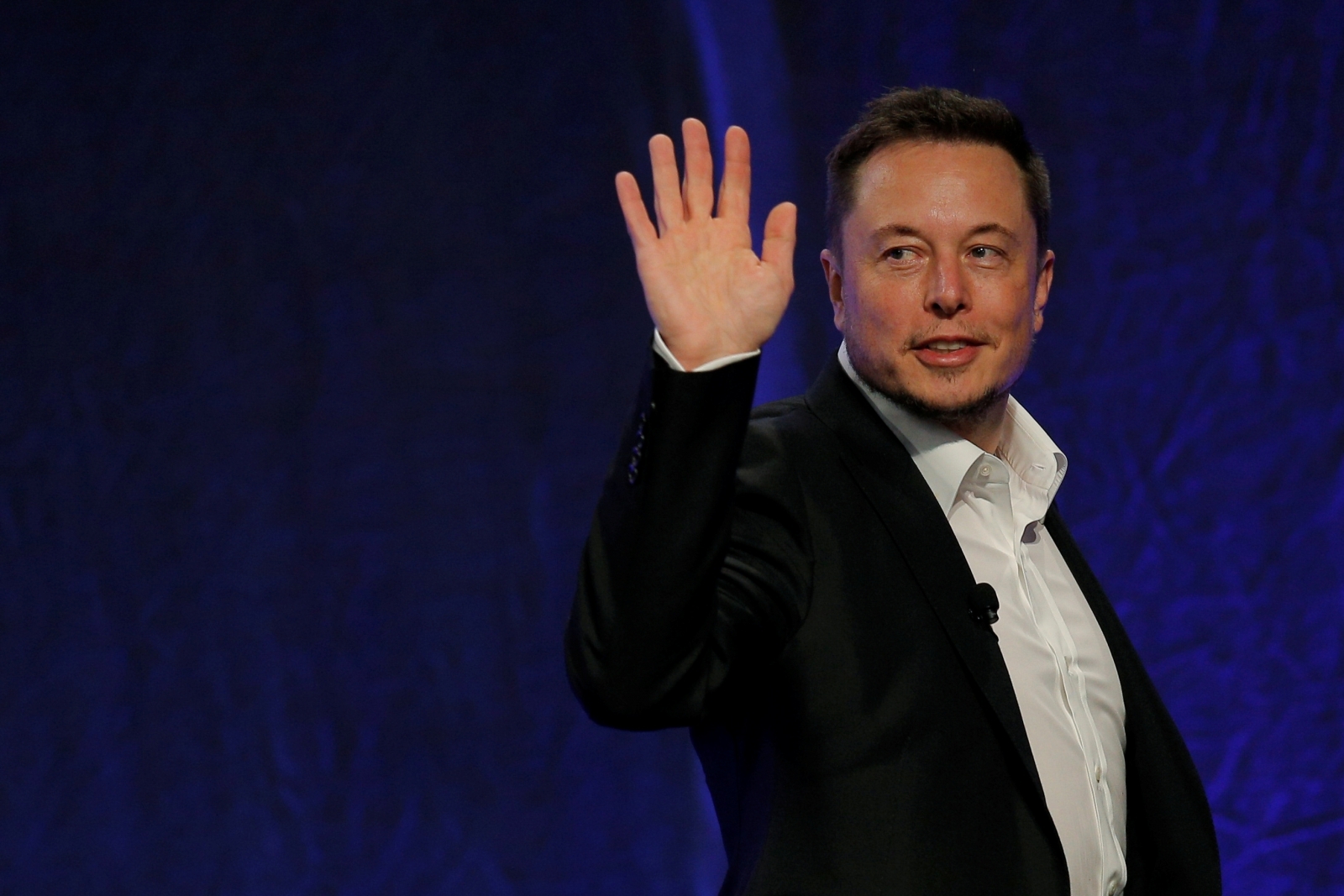 'Do It' Elon Musk just dared Boeing CEO to make good on his claims of