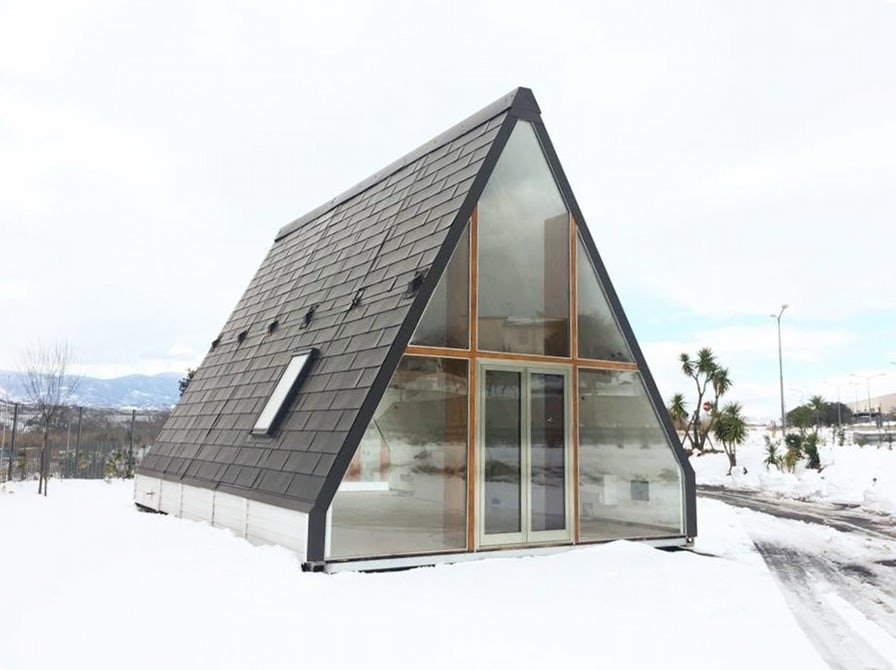 Earthquakeproof house can fold in half and cost as little