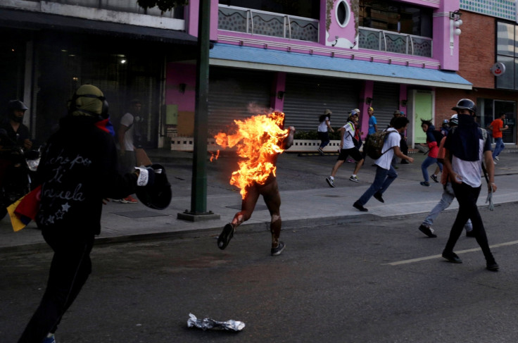 Reuters stories behind the news photos 2017