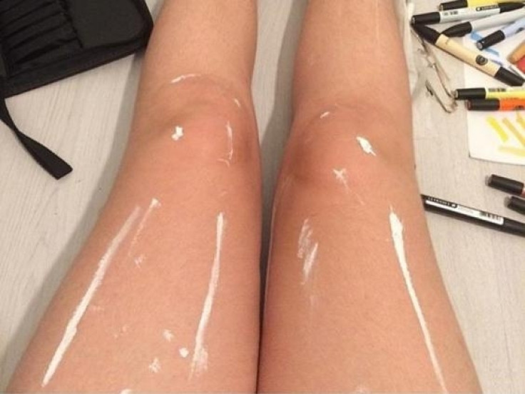 Oily legs illusion