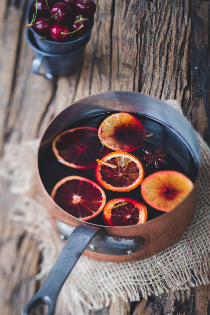 Mulled wine and orange slices 