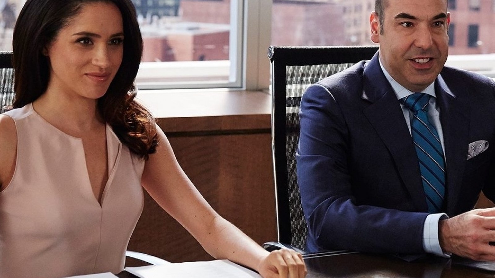Meghan Markle became 'arrogant' on 'Suits' set once she started dating Prince Harry: author | IBTimes UK