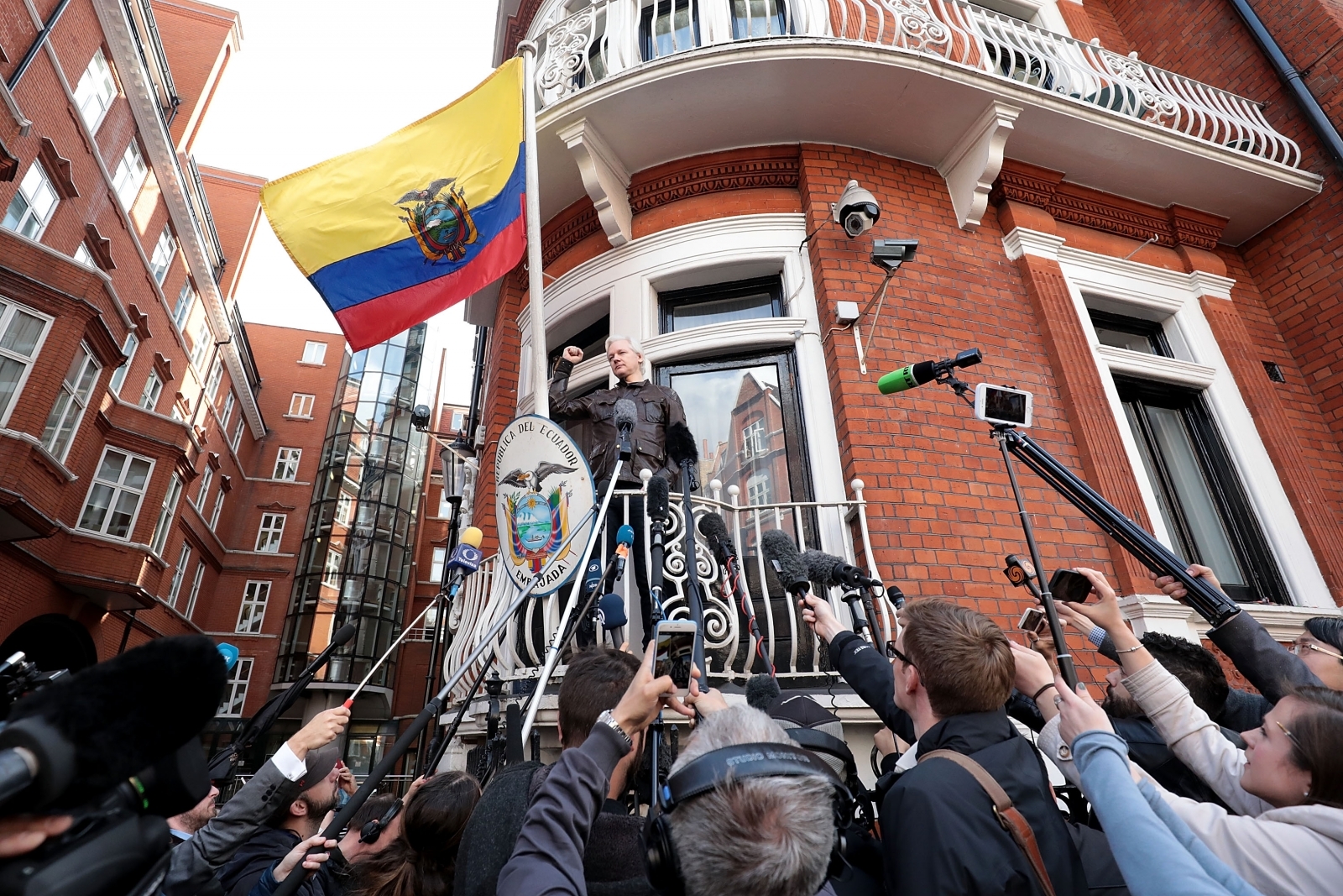 Stinkyleaks: Ecuadorian embassy staff complains about 