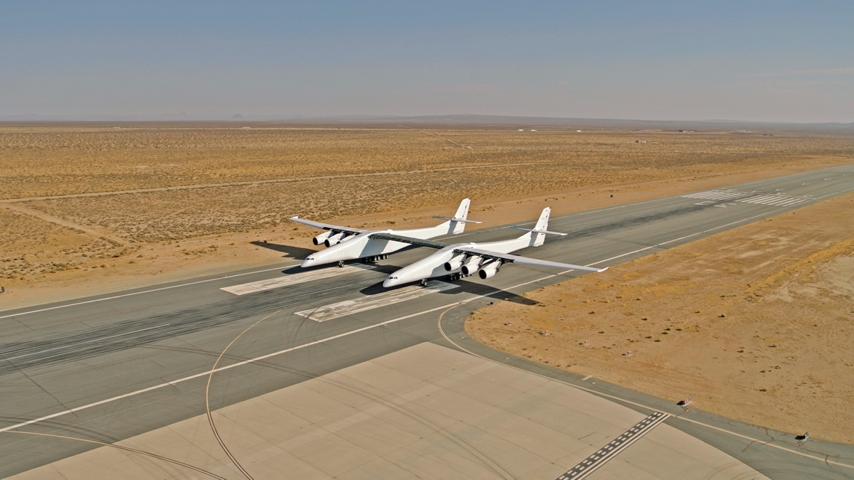 World's biggest plane with wingspan longer than football field hits the