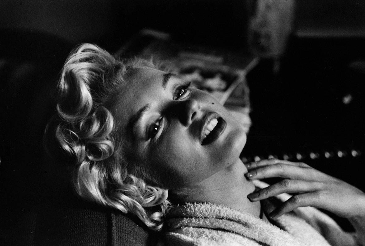 Retrospective London exhibition for renowned photographer Elliott