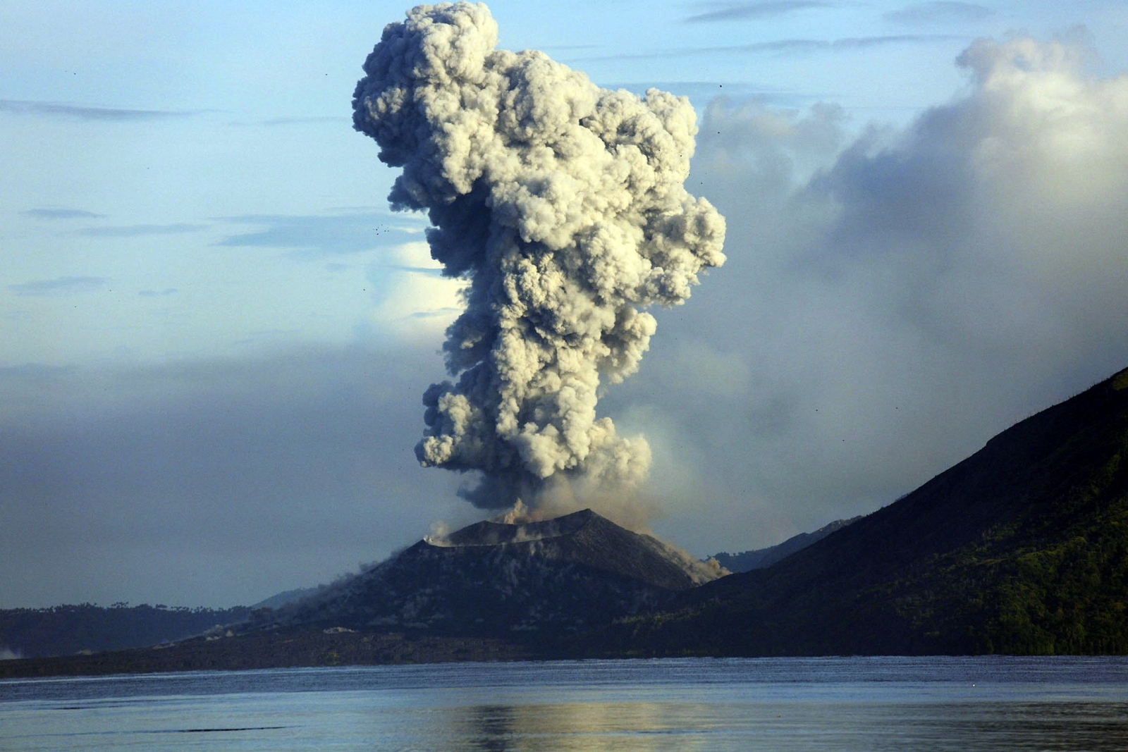 Dormant volcano on Kadovar Island erupts, authorities warn of ...