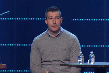 Pastor Gets Standing Ovation After Admitting Sexual Incident With Teen