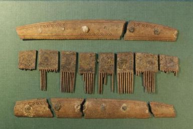Rune comb