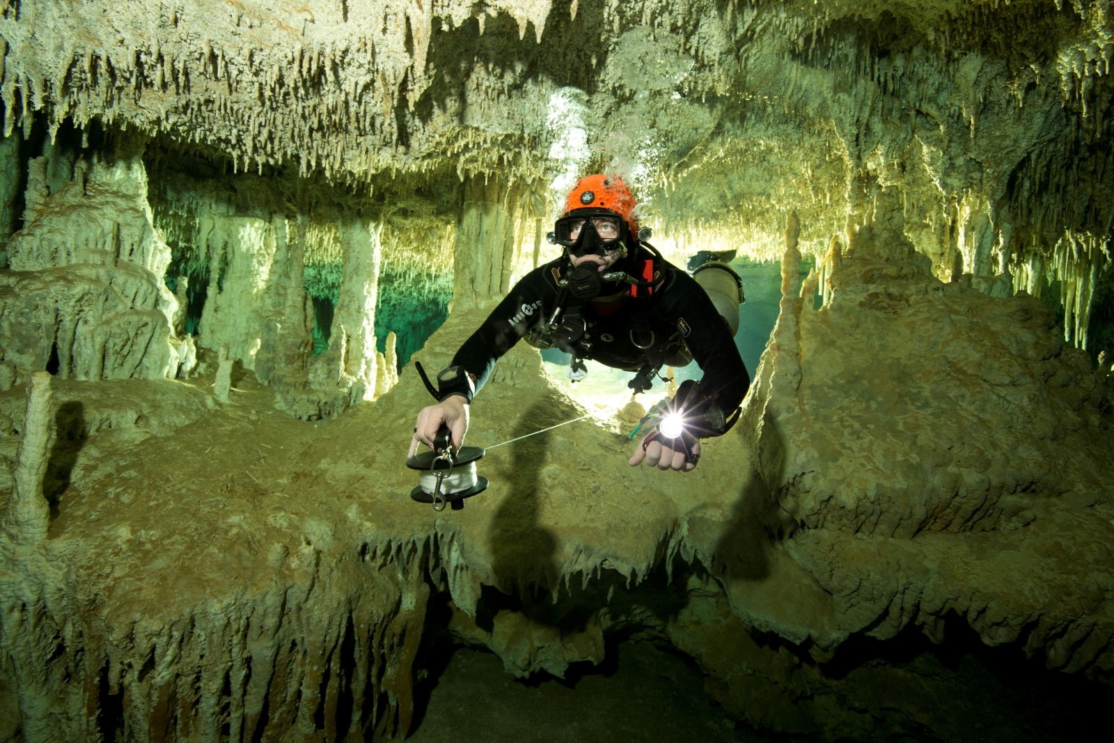 world-s-biggest-ever-underwater-cave-filled-with-ancient-mayan