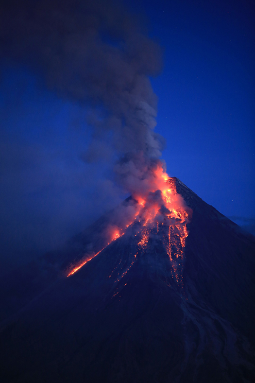 Listening for infrasound from roiling lava lakes can help forecast ...