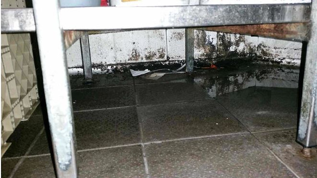 Nandos dirty kitchen floor