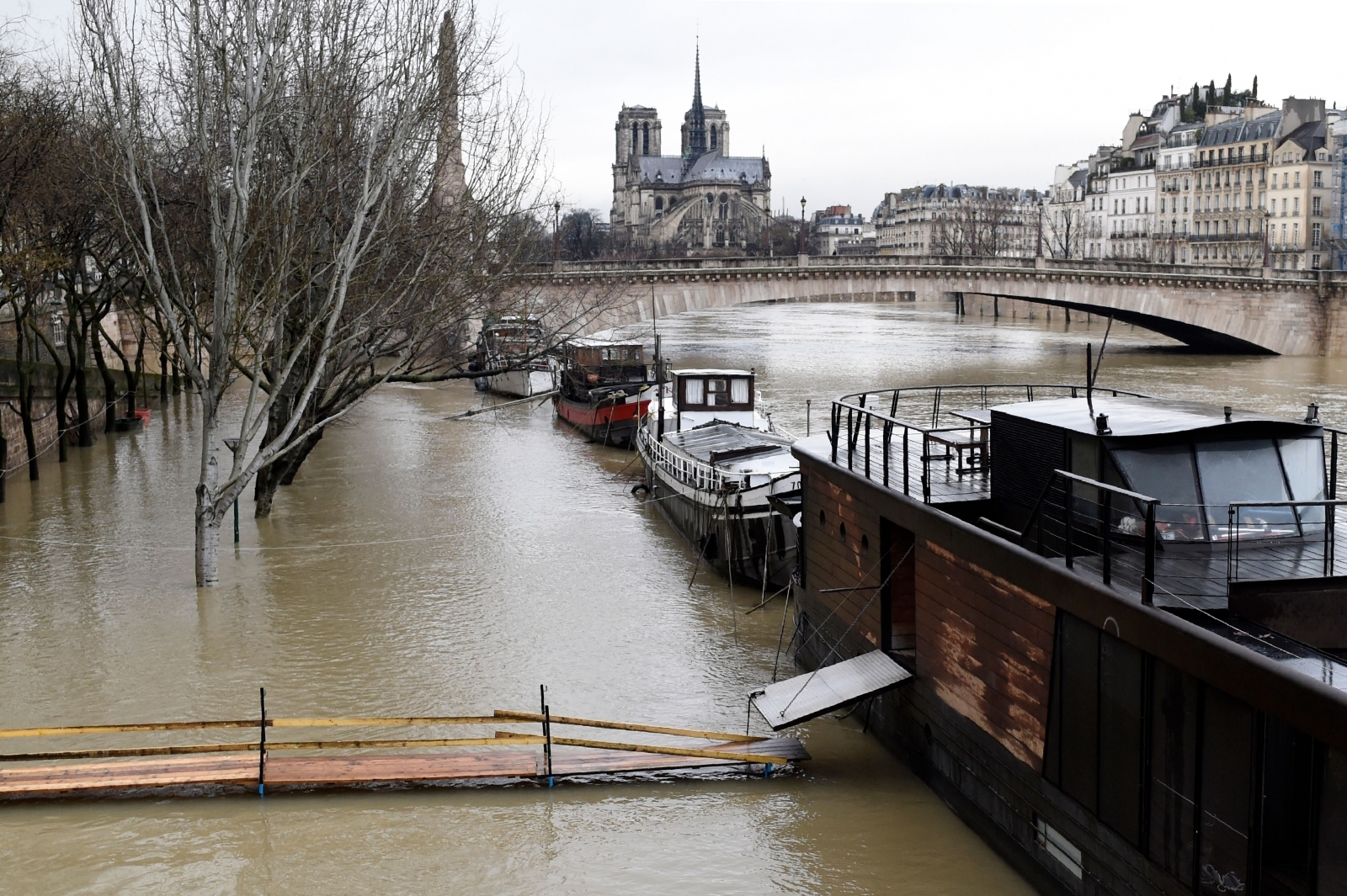 In pictures Flooding in Paris as River Seine bursts its banks