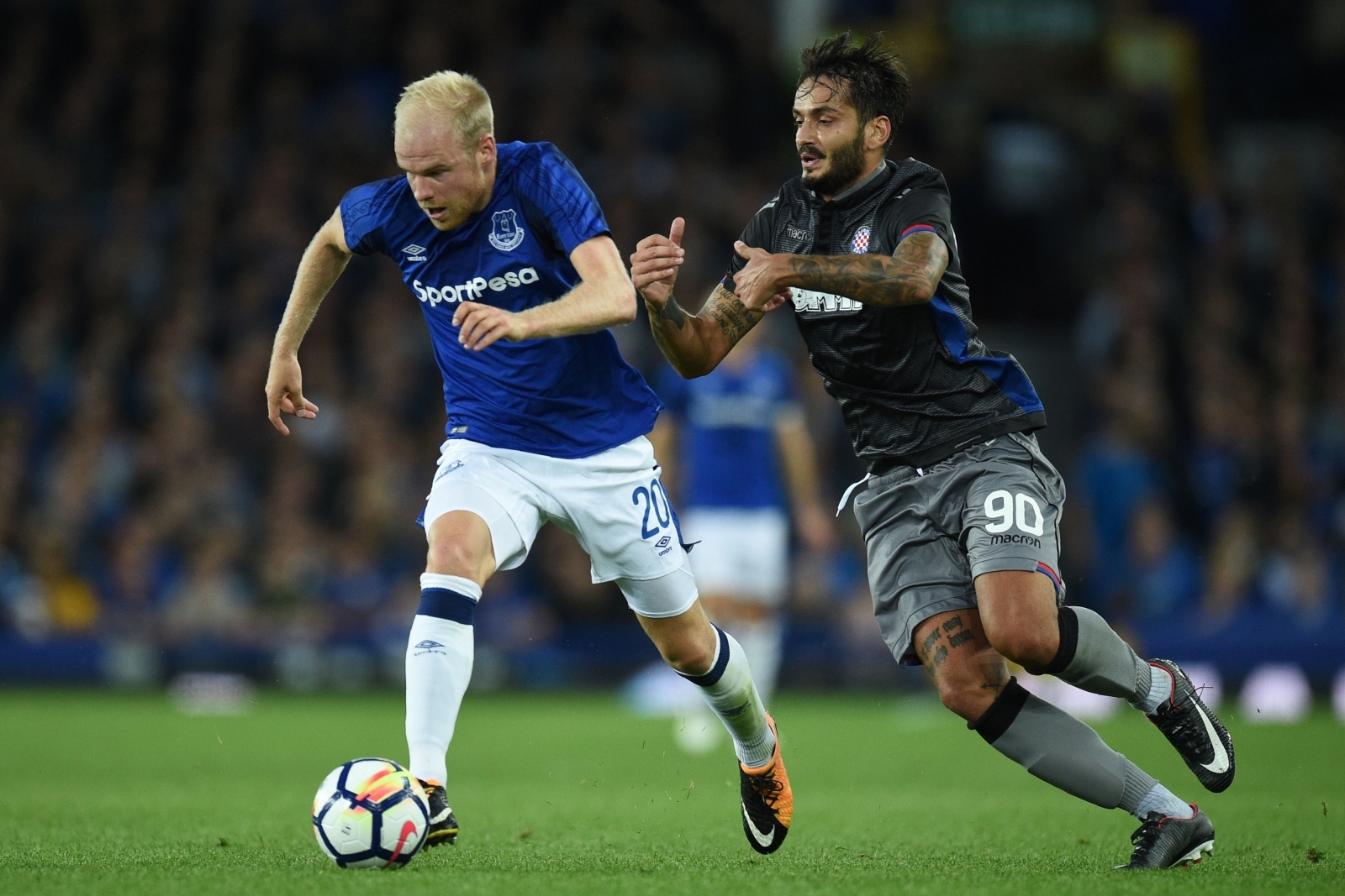 Everton midfielder Davy Klaassen 'accepts' Napoli offer but image