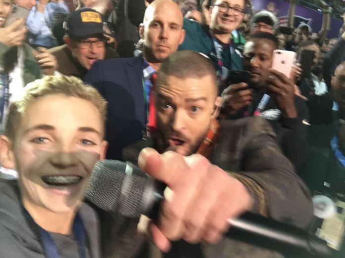 Teen Ryan McKenna breaks internet over selfie with Justin 