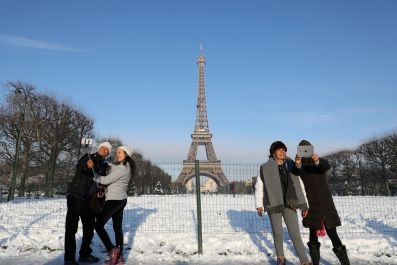 Paris snow