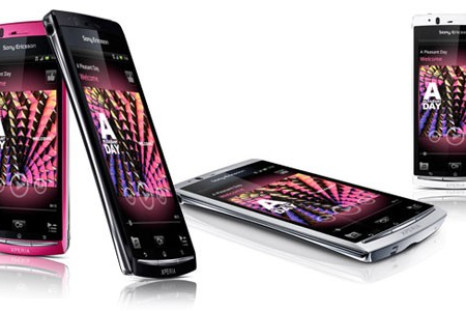 Sony Ericsson Xperia Arc S Tips-up Just in Time to Combat Apple iPhone 5